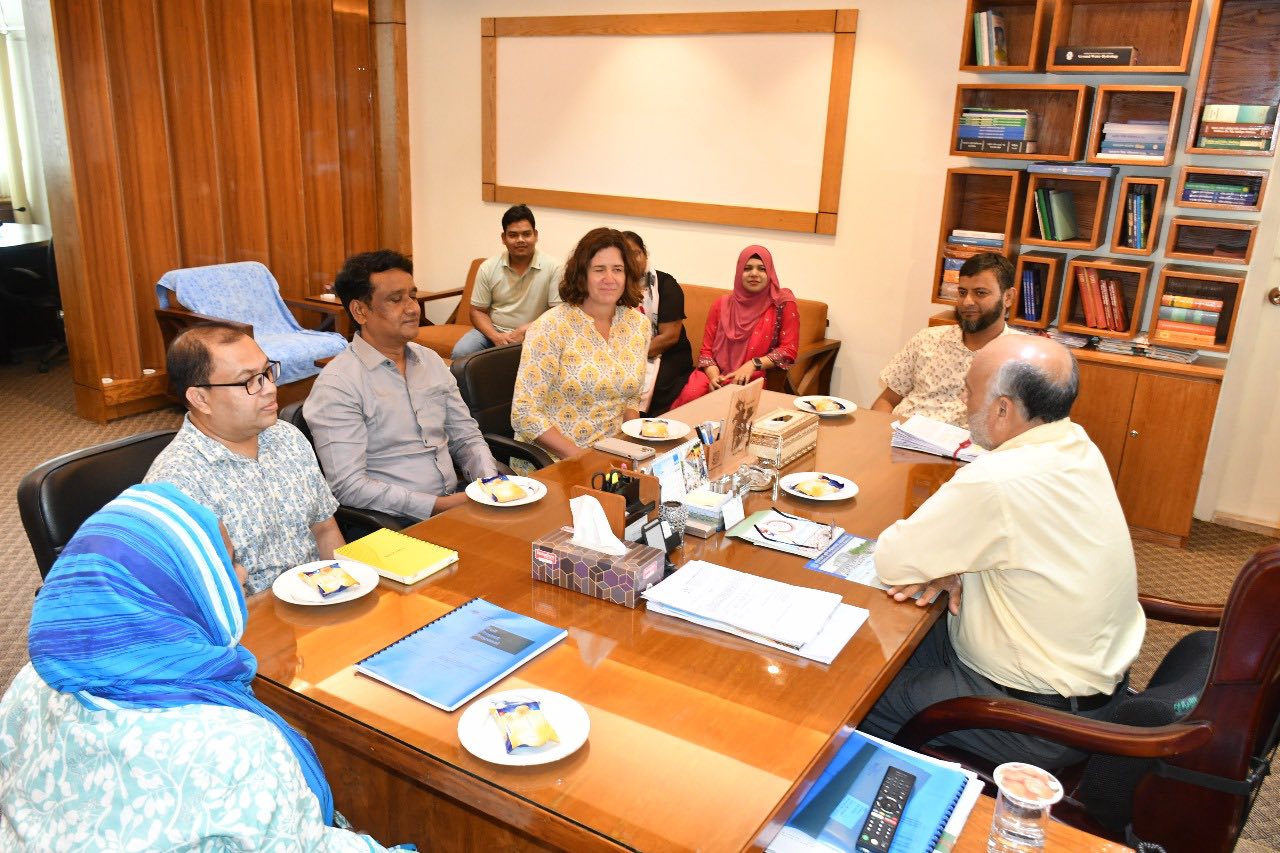 Team Leader of the ACIAR funded Rupantar Project  calls on BAU VC.