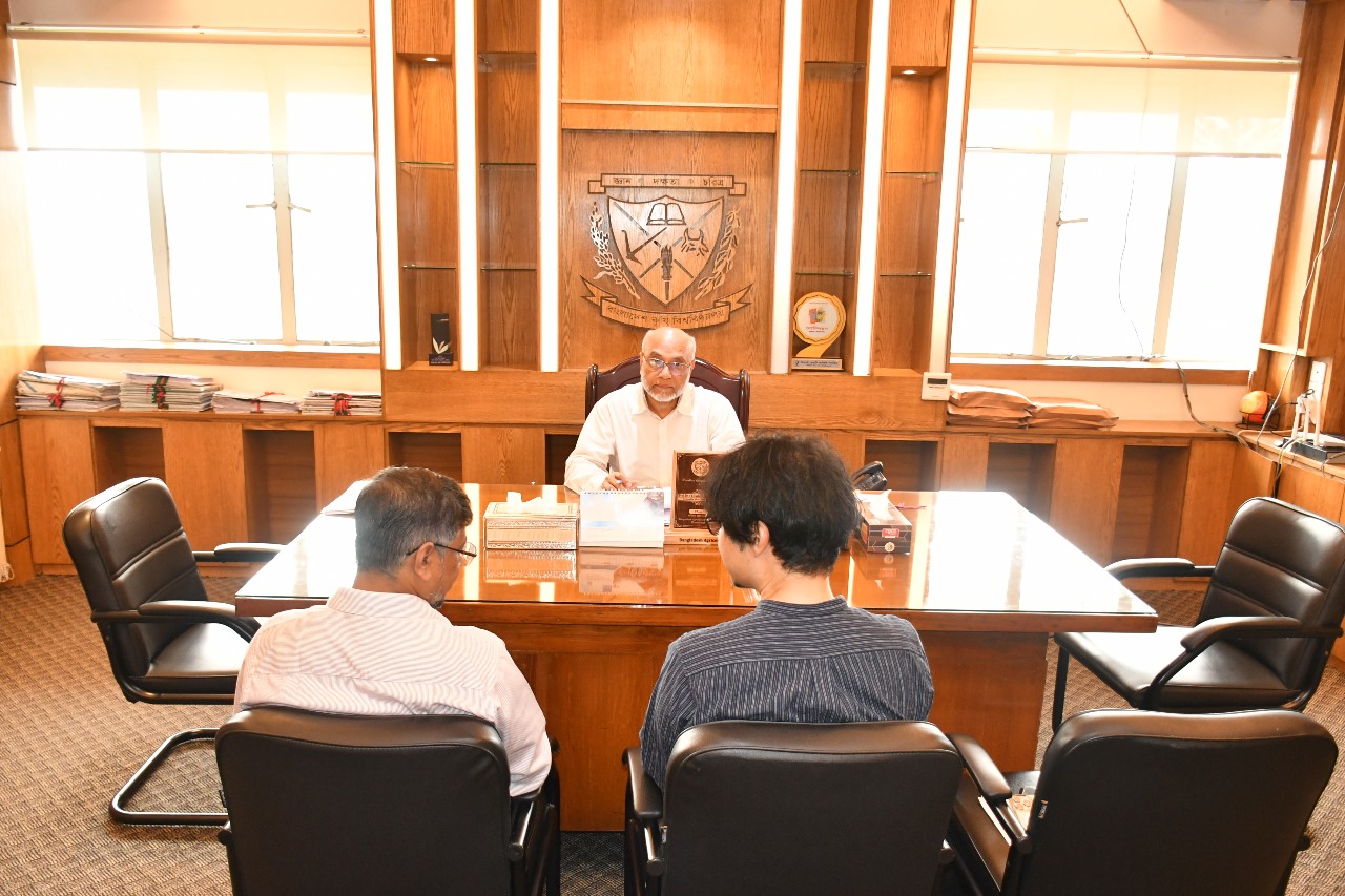 Kyoto University Faculty Member Dr. Kenichiro Onitsuka Visits BAU