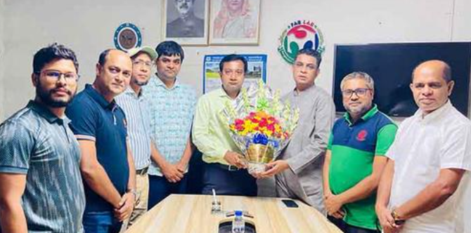 বাকৃবির 'ফ্যাব ল্যাব' পরিদর্শন করেছেন এসিআই মটরস এর নির্বাহী পরিচালক সুব্রত রঞ্জন দাস